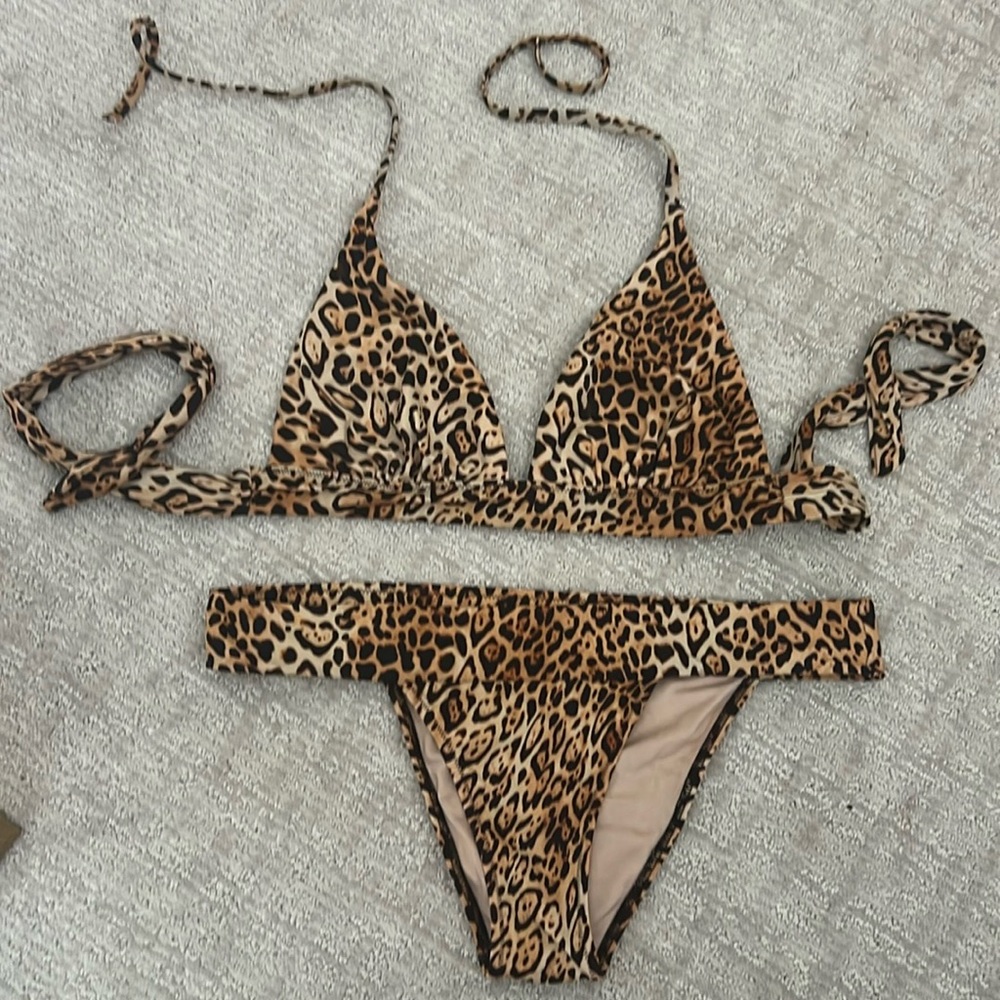 Victoria’s‎ Secret leopard bikini size M